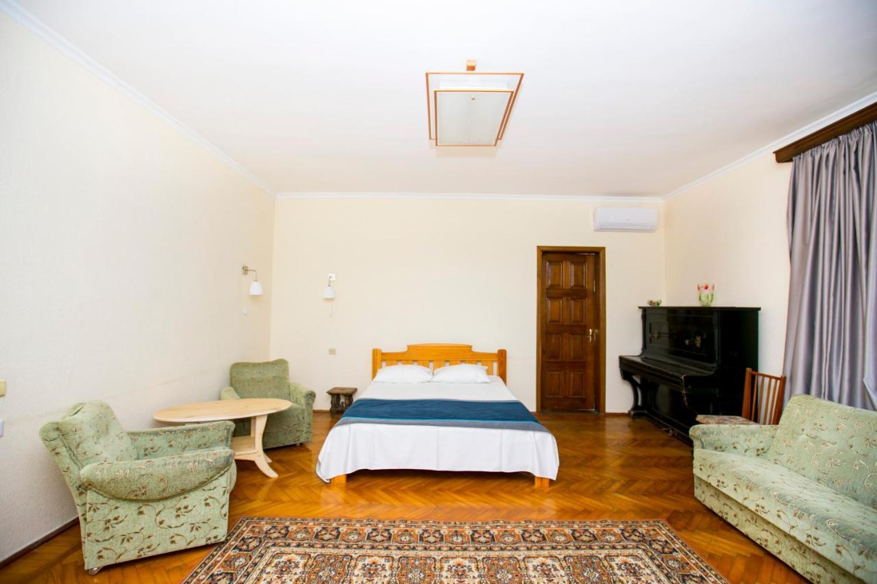 Guest House Lavr Gagra Exterior photo
