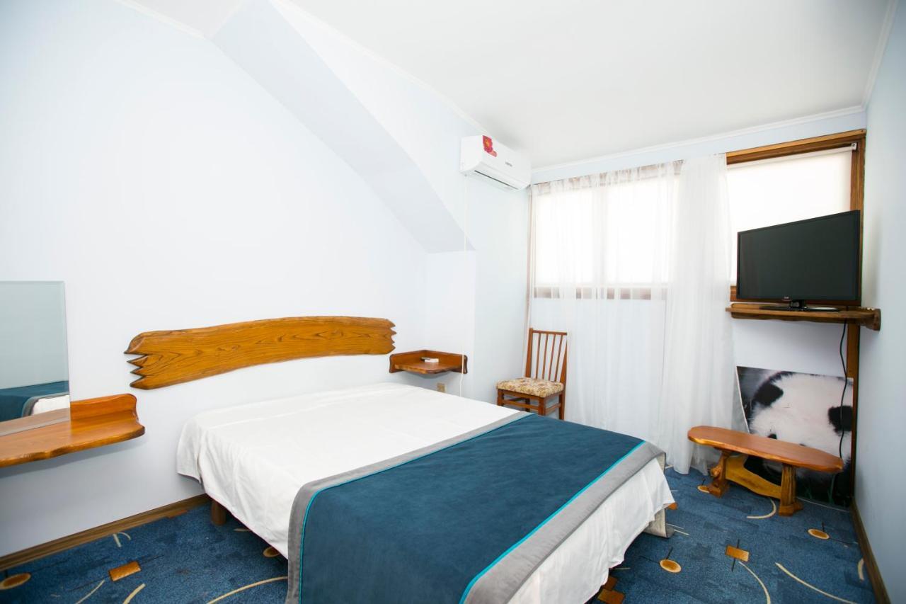 Guest House Lavr Gagra Exterior photo