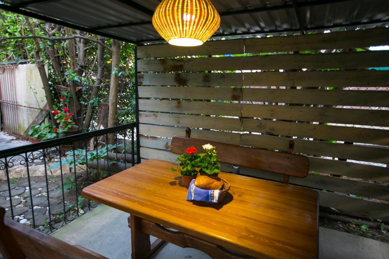 Guest House Lavr Gagra Exterior photo