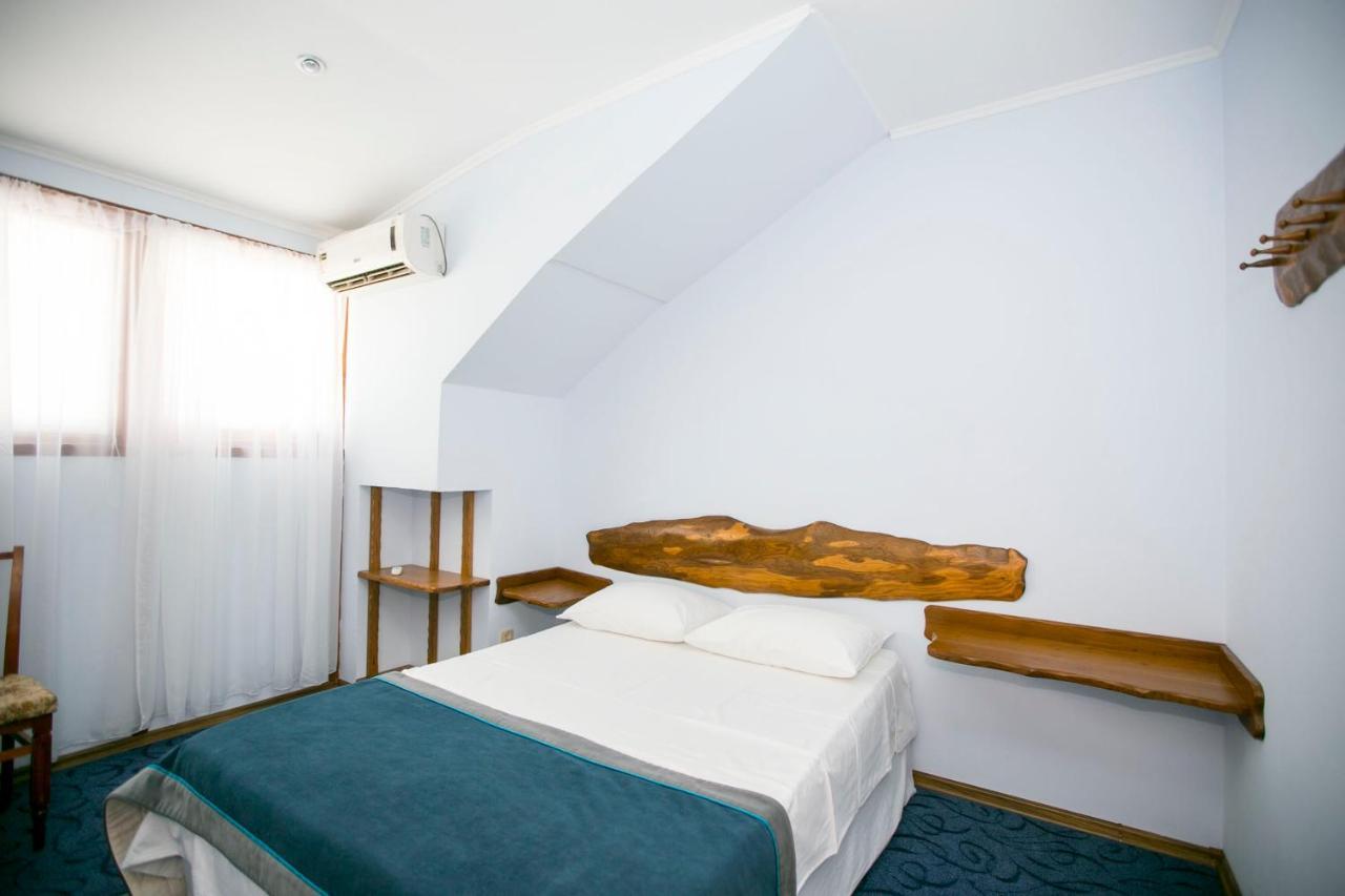 Guest House Lavr Gagra Exterior photo