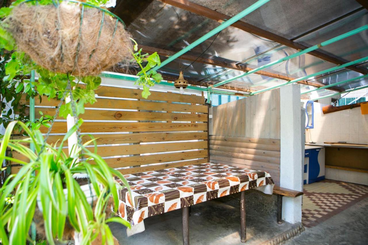 Guest House Lavr Gagra Exterior photo