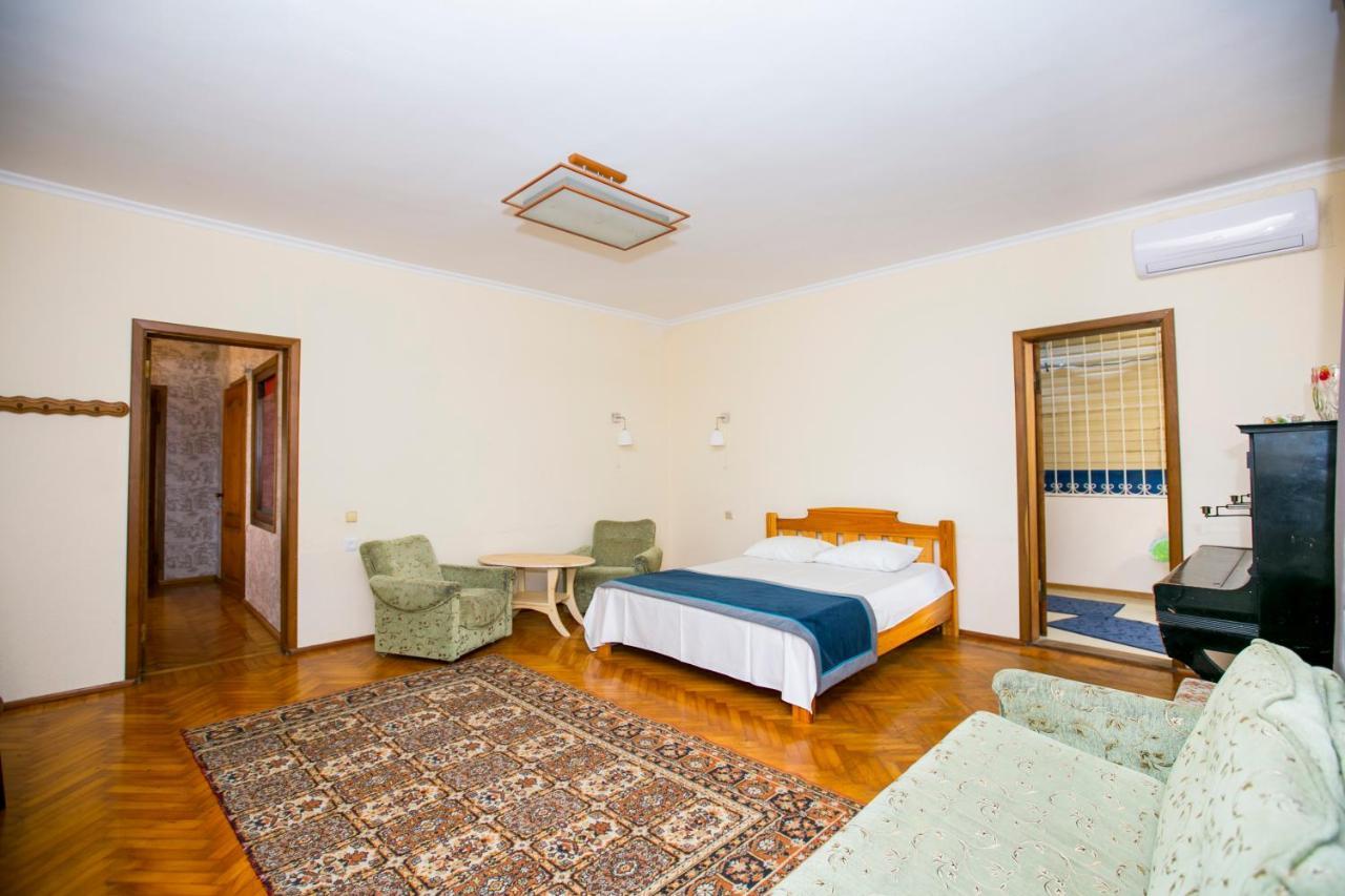 Guest House Lavr Gagra Exterior photo
