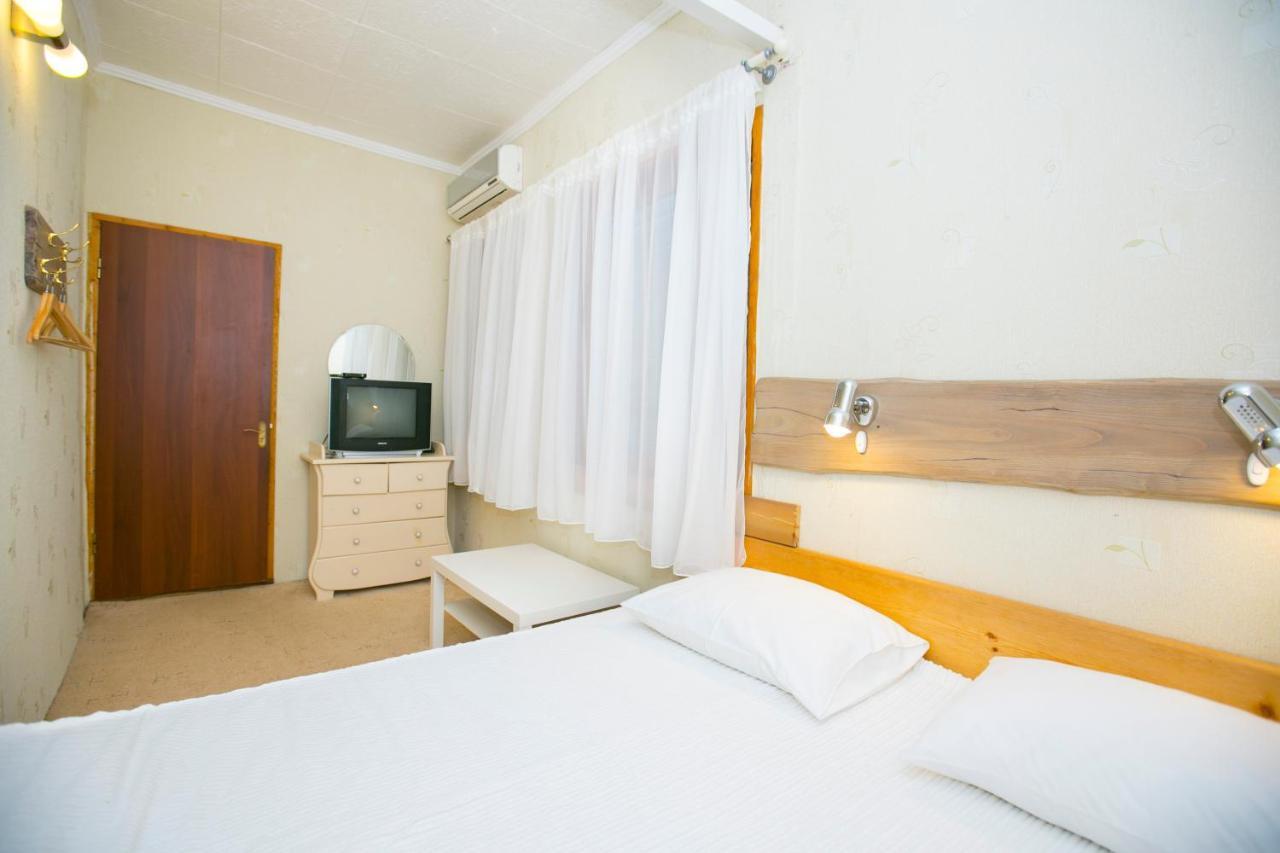 Guest House Lavr Gagra Exterior photo
