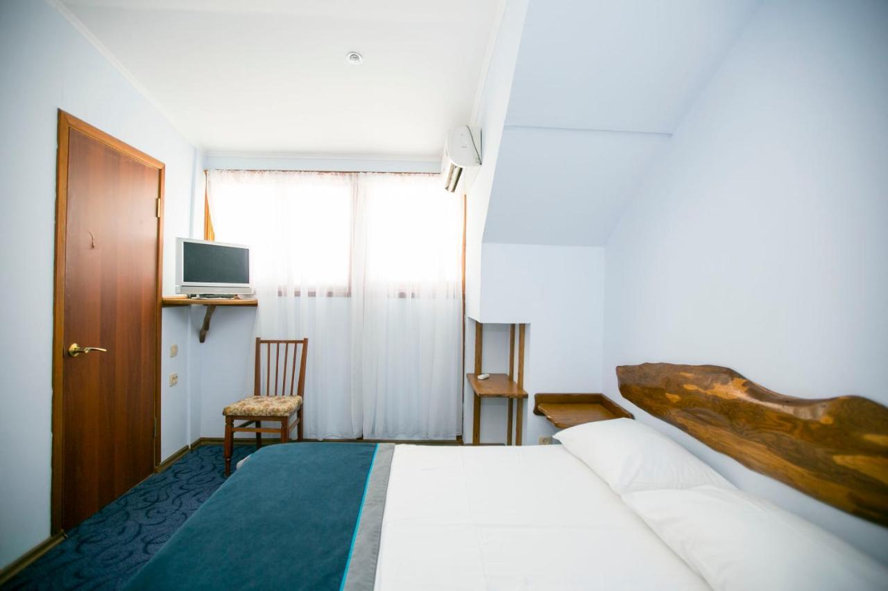 Guest House Lavr Gagra Exterior photo